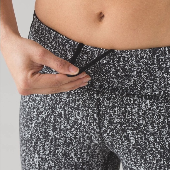 Lululemon Pace Rival 19" Crop Legging in Power Luxtreme Suited Jacquard - Size 4 - Picture 5 of 11